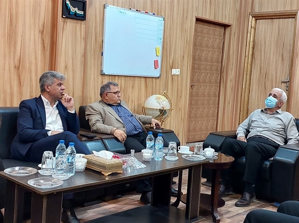 نشست نمایندگان کارگزاری آگاه با مدیرعامل منطقه ویژه بوشهر